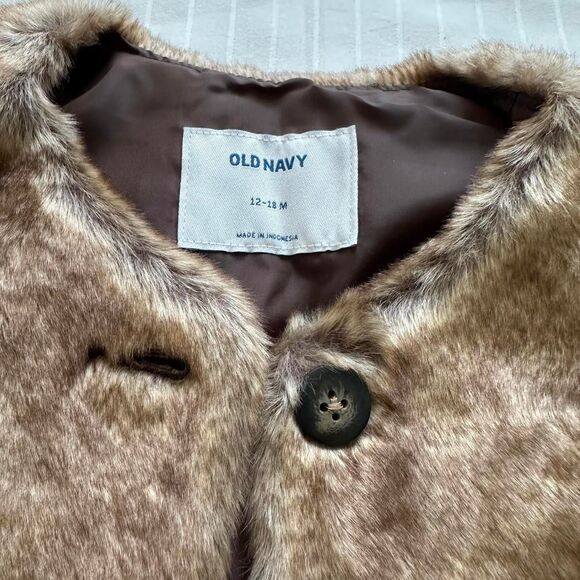 Old Navy Brown Faux Fur Vest Baby 12–18 Months NWT - Picture 2 of 4